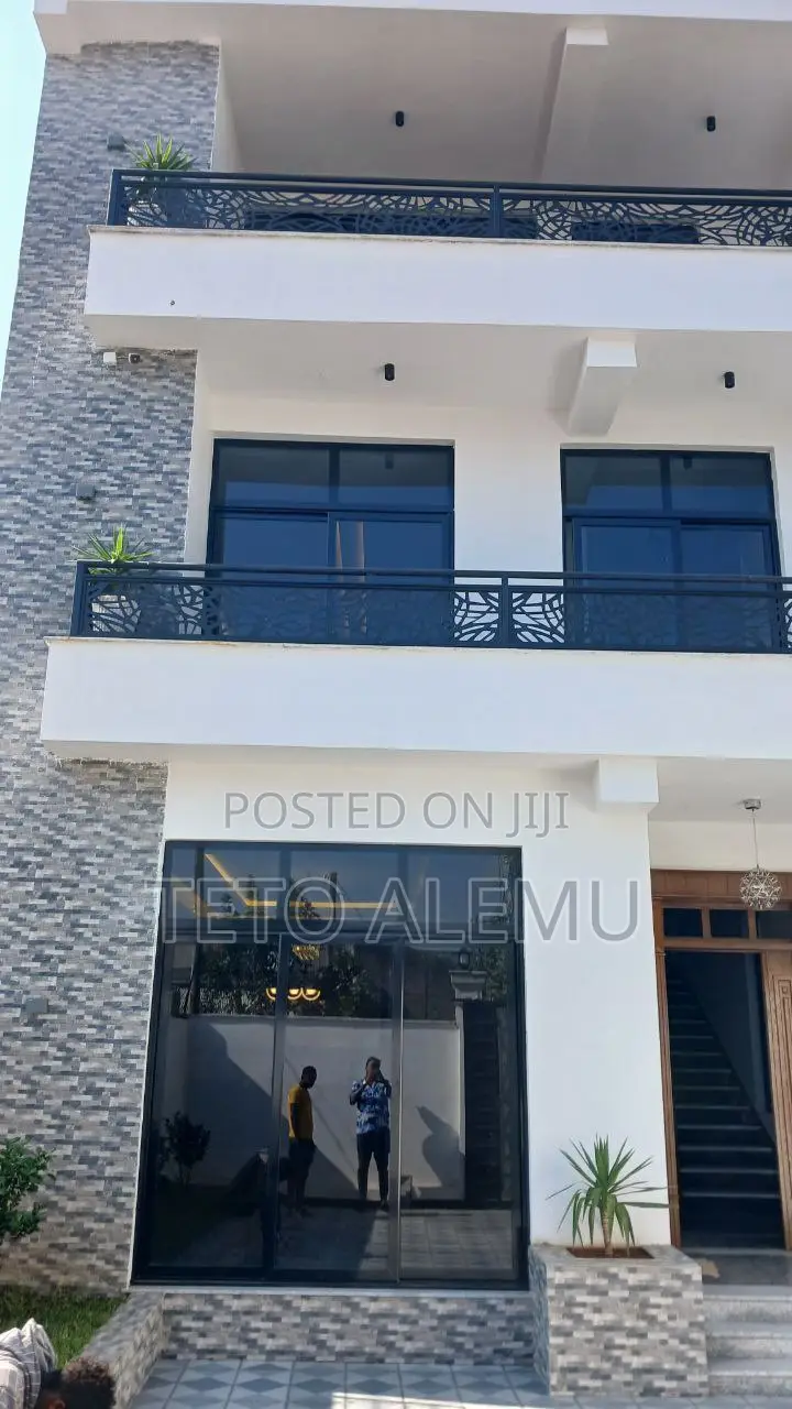 6bdrm House in የሚሸጥ ቅንጡ ቤት ጃክሮስ, Bole for sale