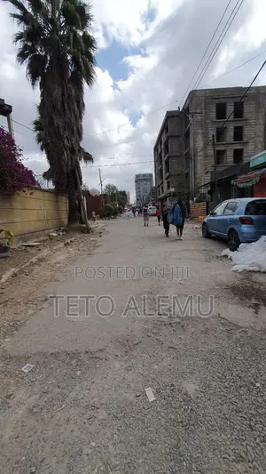 የሚሸጥ ቦታ ቪላ