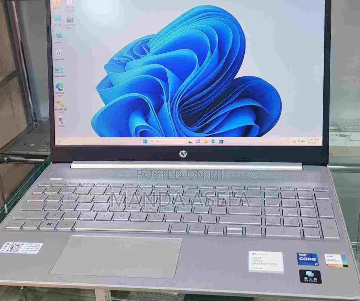 New Laptop HP Stream Notebook 8GB Intel Core I7 SSD 1T