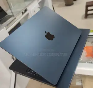 New Laptop Apple MacBook Air 2022 M2 8GB Apple M2 SSD 256GB