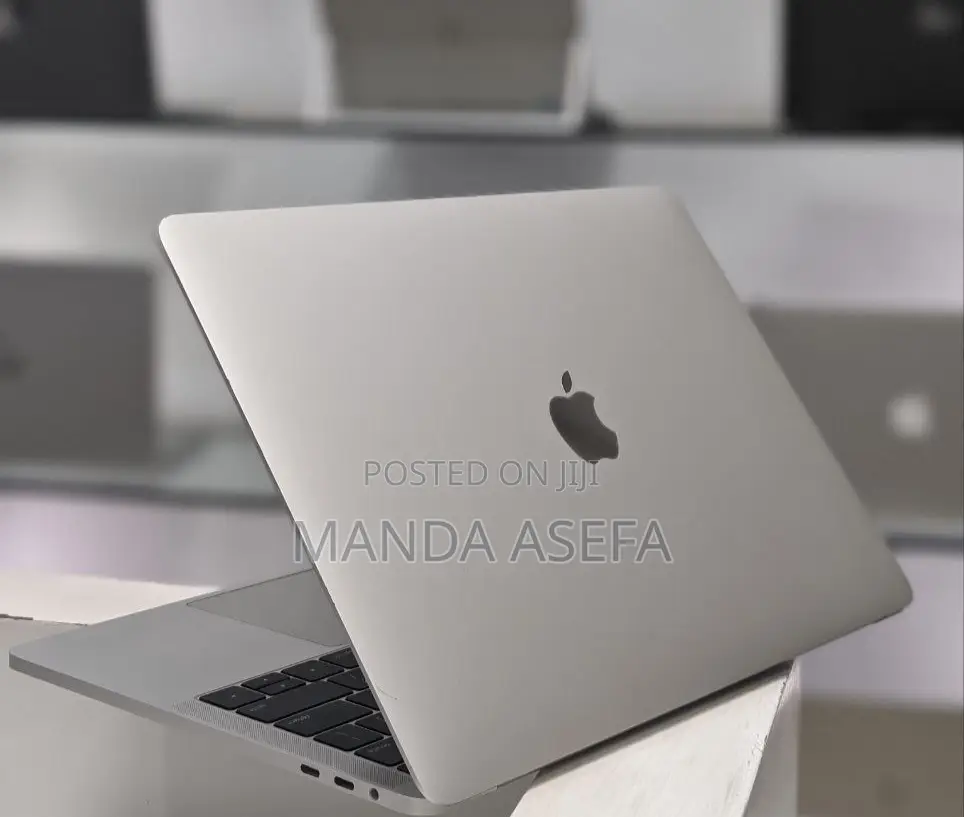 New Laptop Apple MacBook Pro 2018 16GB Intel Core I7 SSD 512GB