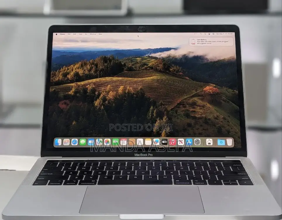 New Laptop Apple MacBook Pro 2018 16GB Intel Core I7 SSD 512GB