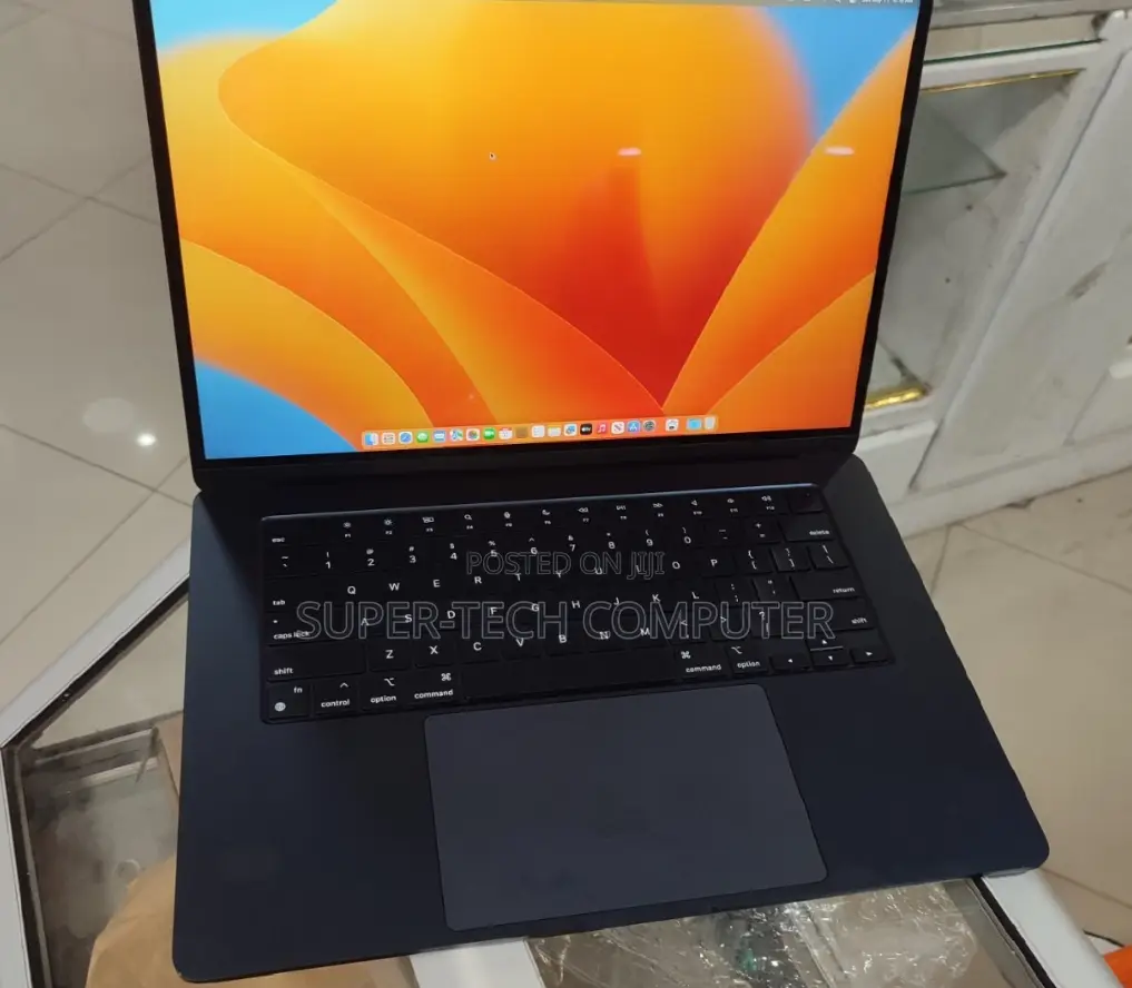 New Laptop Apple MacBook Air 2023 M2 8GB Apple M2 SSD 256GB