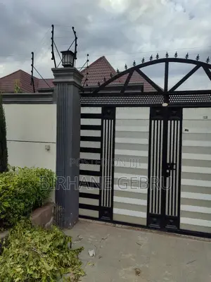 5bdrm House in Villa, Bole for rent