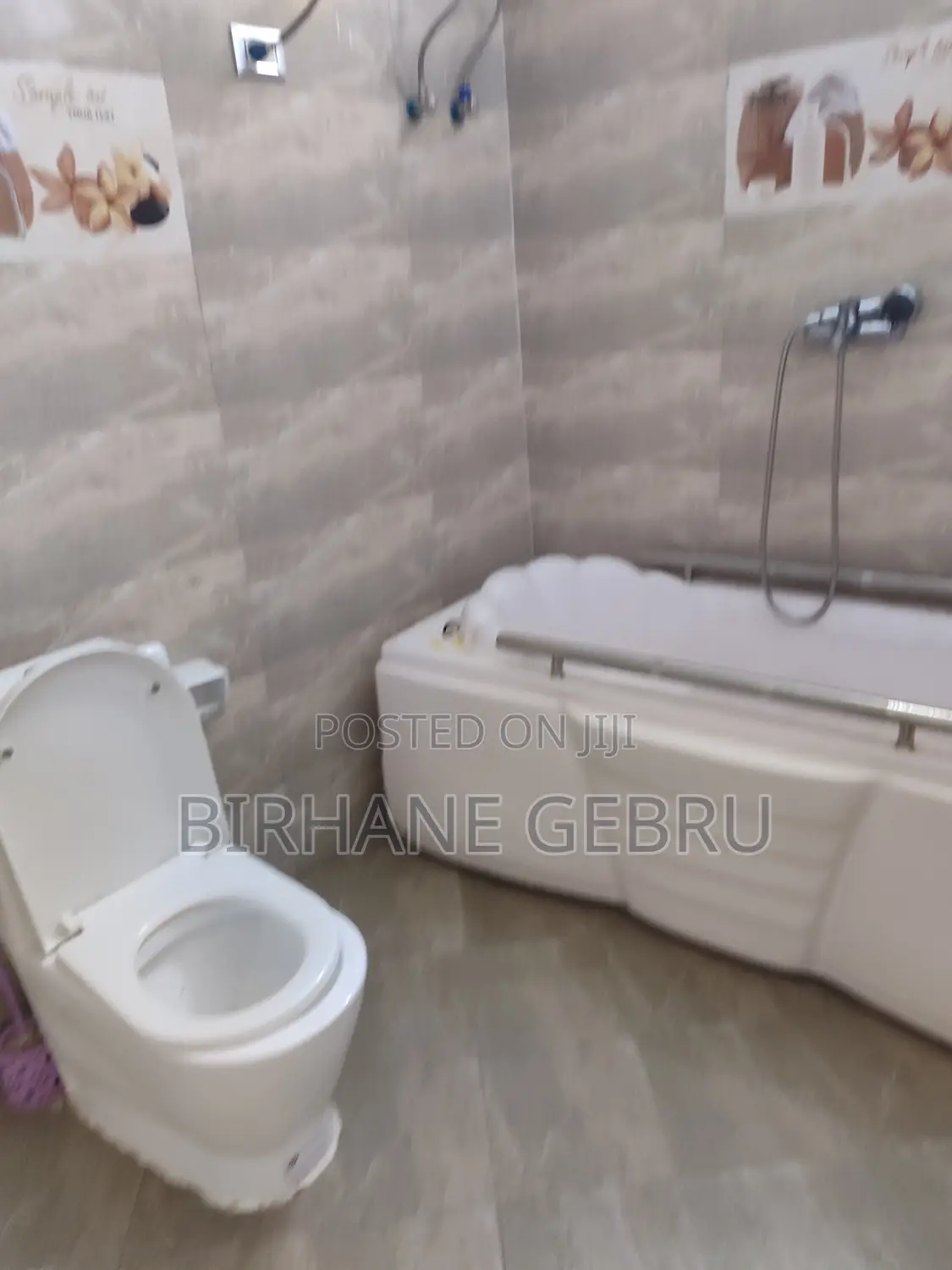 5bdrm House in Villa, Bole for rent