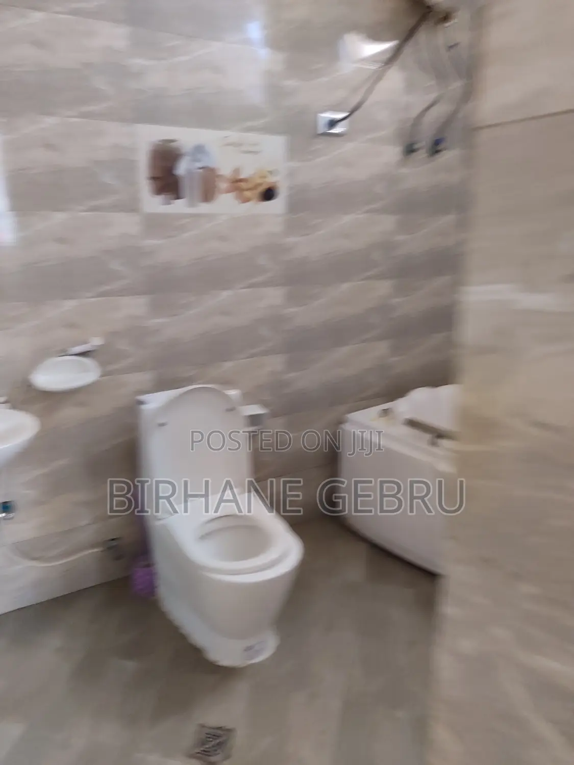 5bdrm House in Villa, Bole for rent