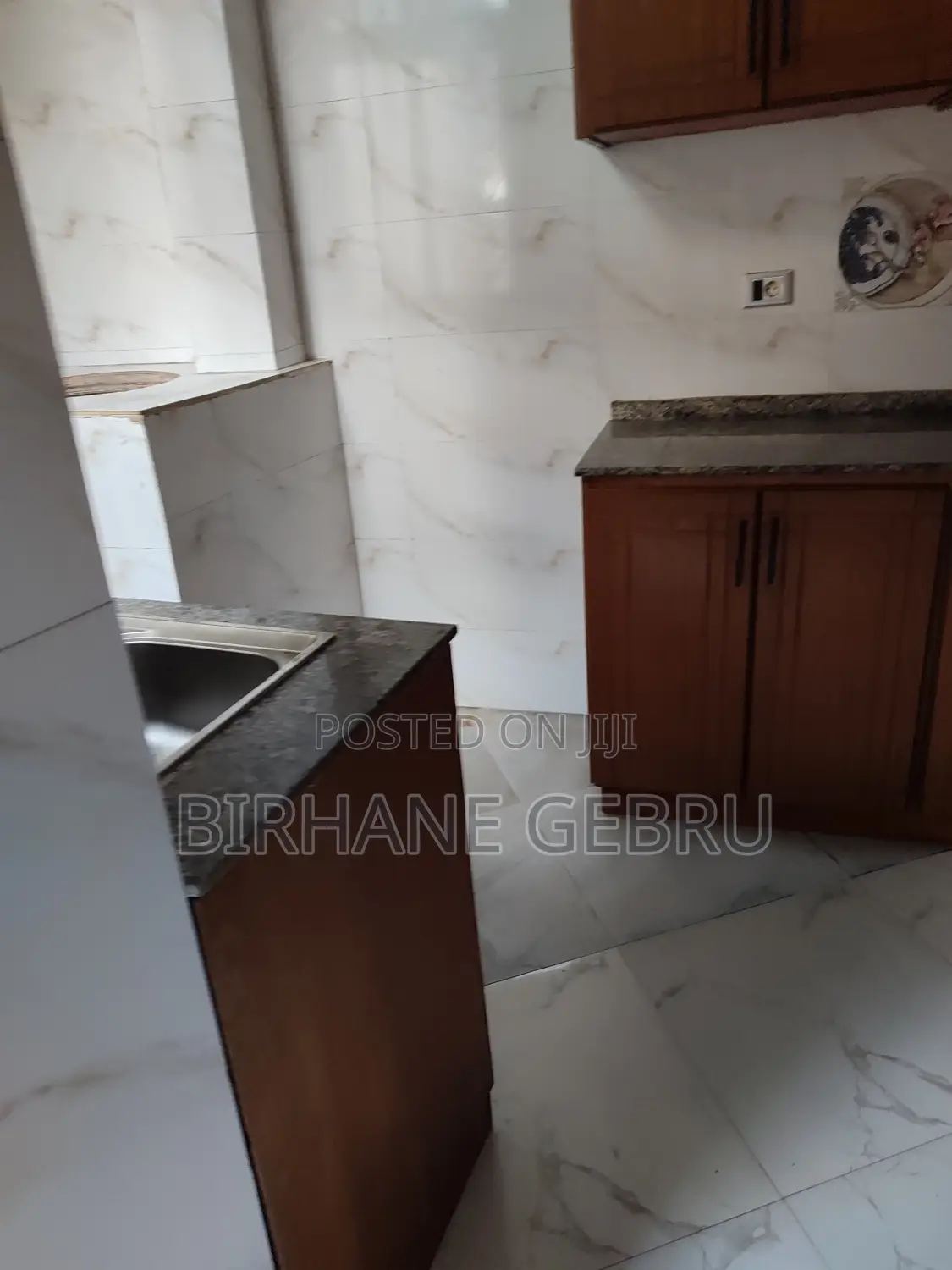 5bdrm House in Villa, Bole for rent