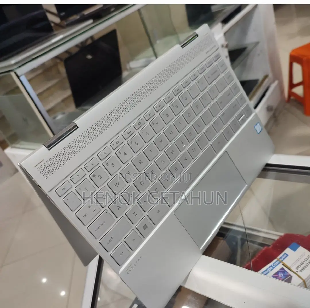 New Laptop HP Spectre 8GB Intel Core I5 SSD 512GB