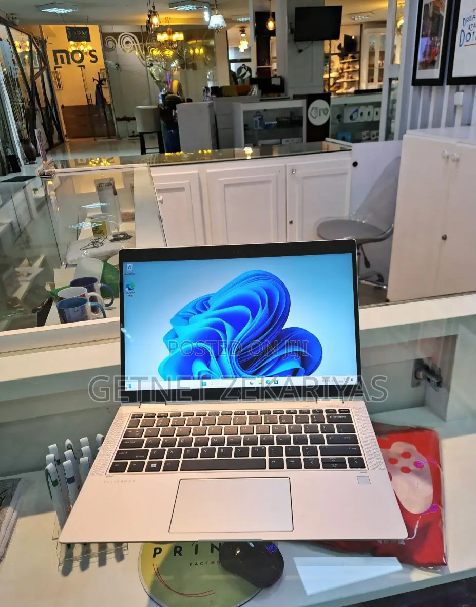 New Laptop HP Spectra 13 8GB Intel Core I5 SSD 512GB