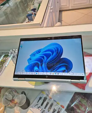 New Laptop HP Spectra 13 8GB Intel Core I5 SSD 512GB