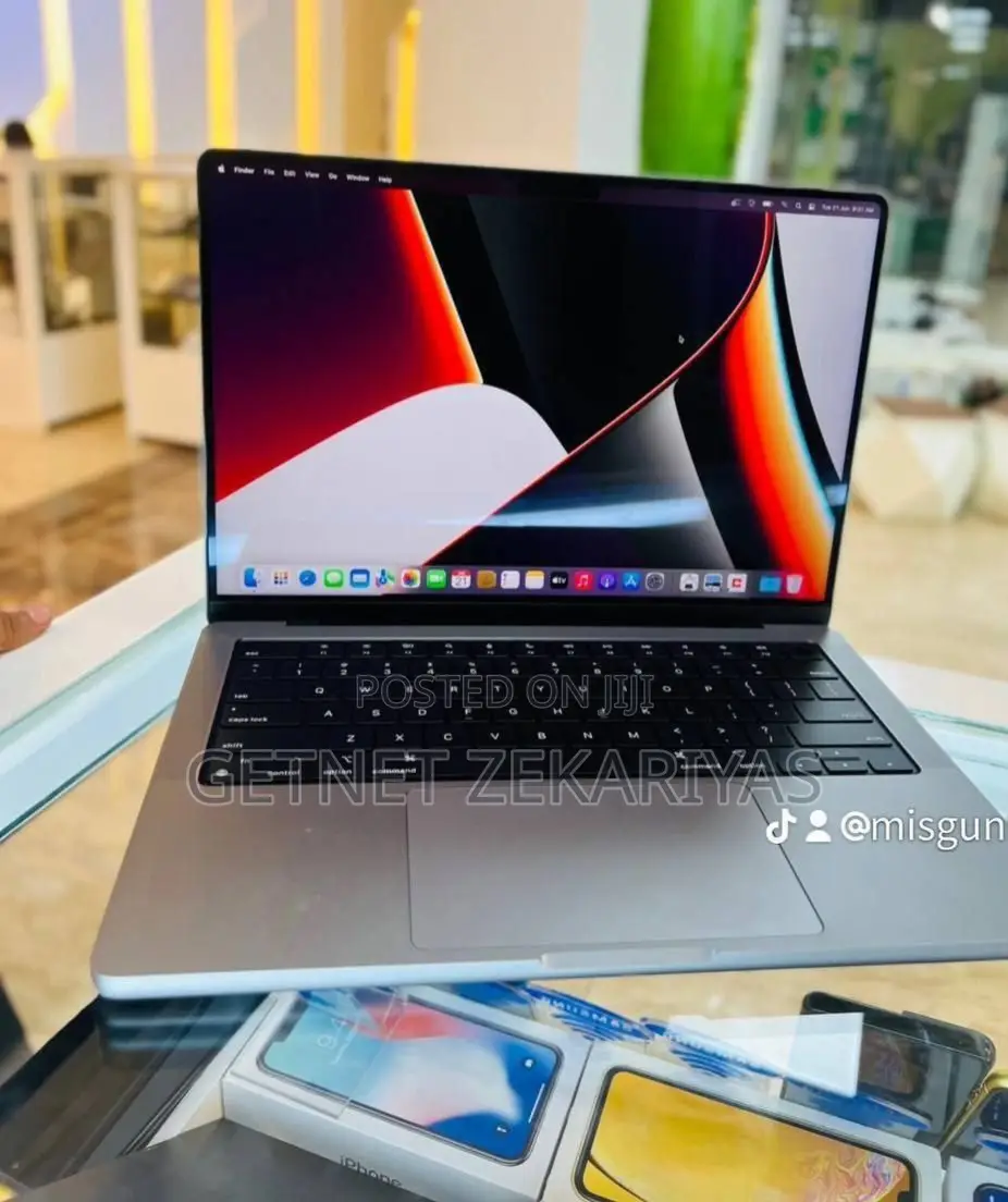 New Laptop Apple MacBook Pro 2021 M1 16GB Apple M1 Pro SSD 512GB
