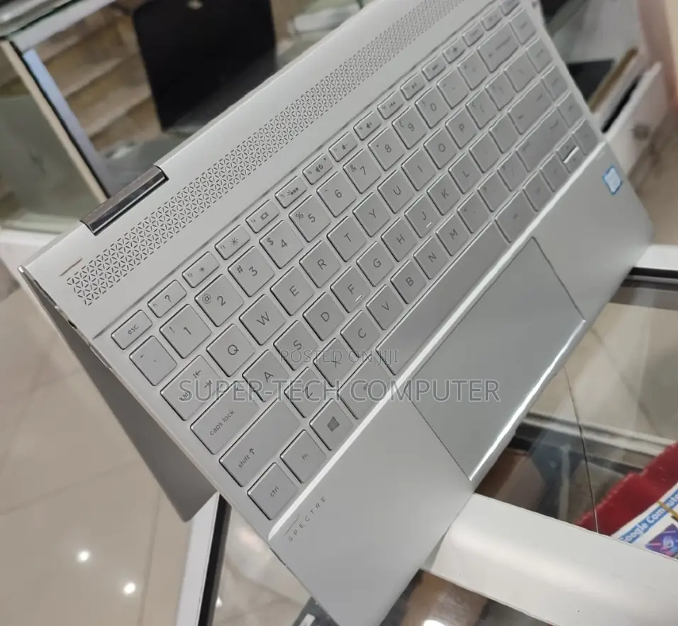 New Laptop HP Spectre X360 8GB Intel Core I5 SSD 512GB