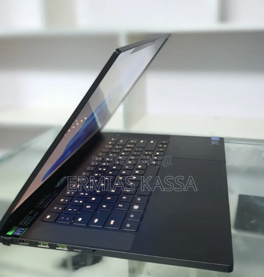 New Laptop Razer Blade Advanced 16GB Intel Core I7 SSD 1T