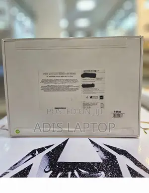 New Laptop Apple MacBook Pro 2022 M2 16GB Intel Core I5 SSD 512GB