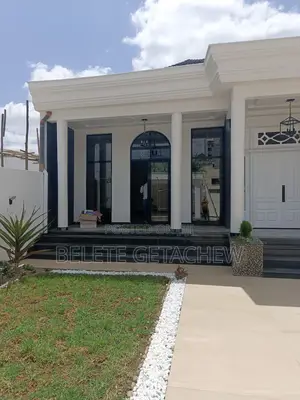 3bdrm Villa in ብስራተ ገብርኤል ቅንጡ ቪላ, Lideta for sale