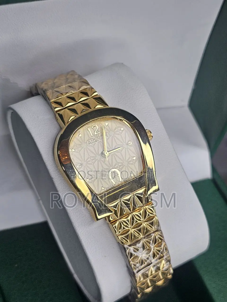 Glam Looking Aigner Watches for Her
