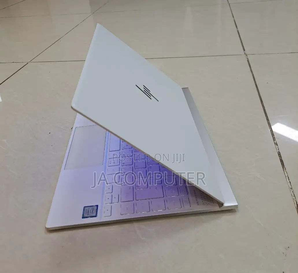 New Laptop HP Spectre 16GB Intel Core I5 SSD 512GB