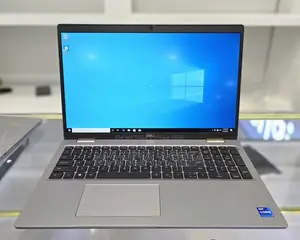 New Laptop Dell Precision 3520 16GB Intel Core I7 SSD 512GB