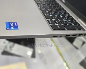 New Laptop Dell Precision 3520 16GB Intel Core I7 SSD 512GB