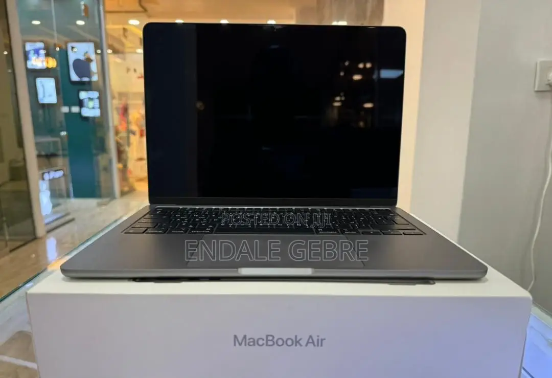 New Laptop Apple MacBook Air 2023 M2 8GB Apple M2 SSD 256GB