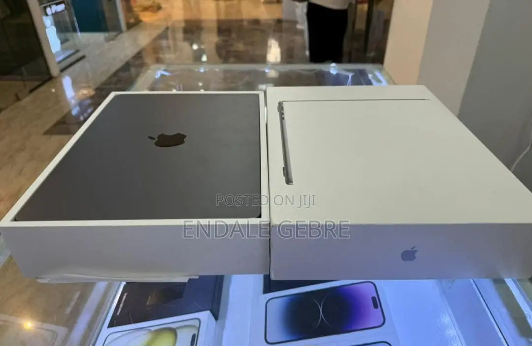 New Laptop Apple MacBook Air 2023 M2 8GB Apple M2 SSD 256GB