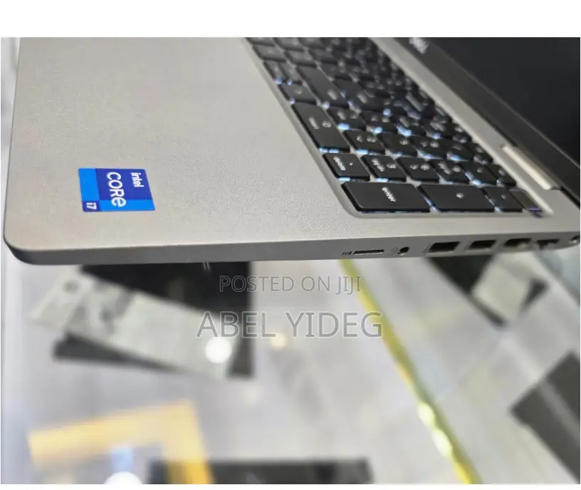 New Laptop Dell Precision 3561 16GB Intel Core I7 SSD 512GB