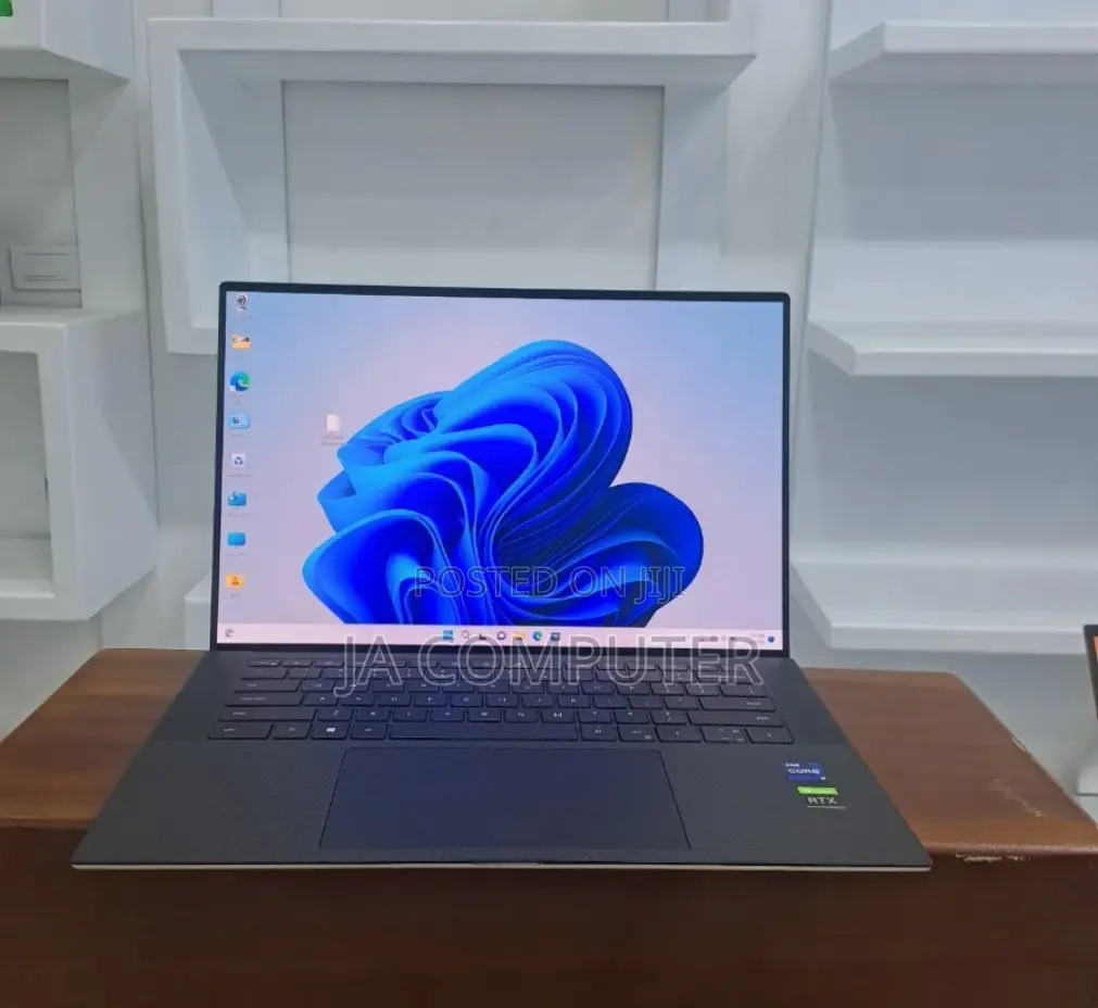 New Laptop Dell XPS 15 32GB Intel Core I9 SSD 2T