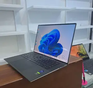 New Laptop Dell XPS 15 32GB Intel Core I9 SSD 2T