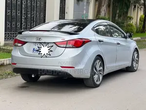 Hyundai Avante 2015 Ivory