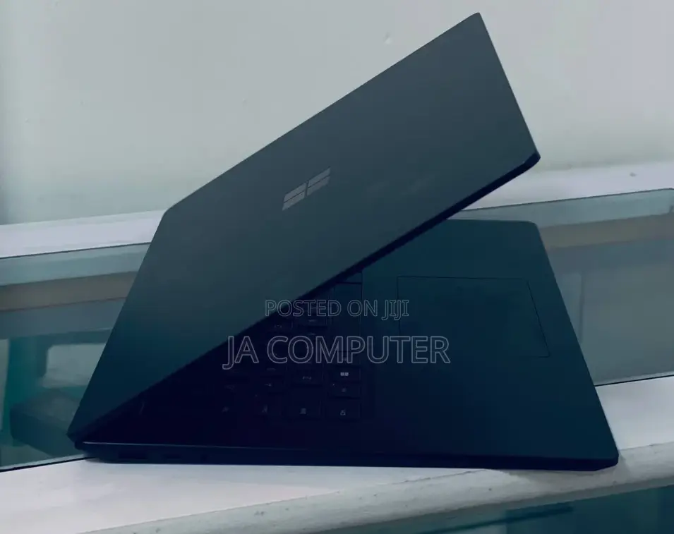 New Laptop Microsoft Surface 16GB Intel Core I7 SSD 512GB