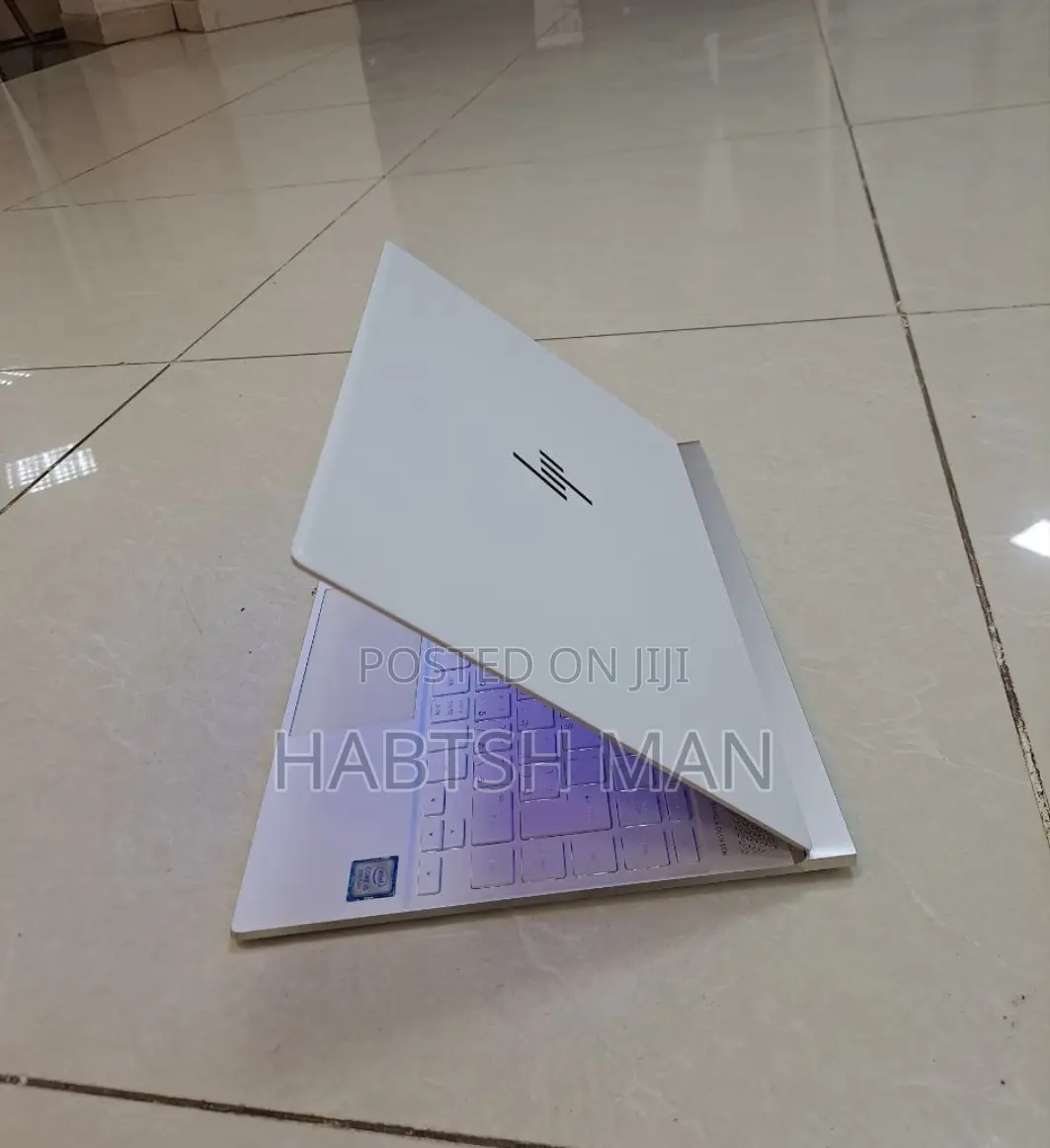 New Laptop HP Spectre 14 8GB Intel Core I5 SSD 512GB