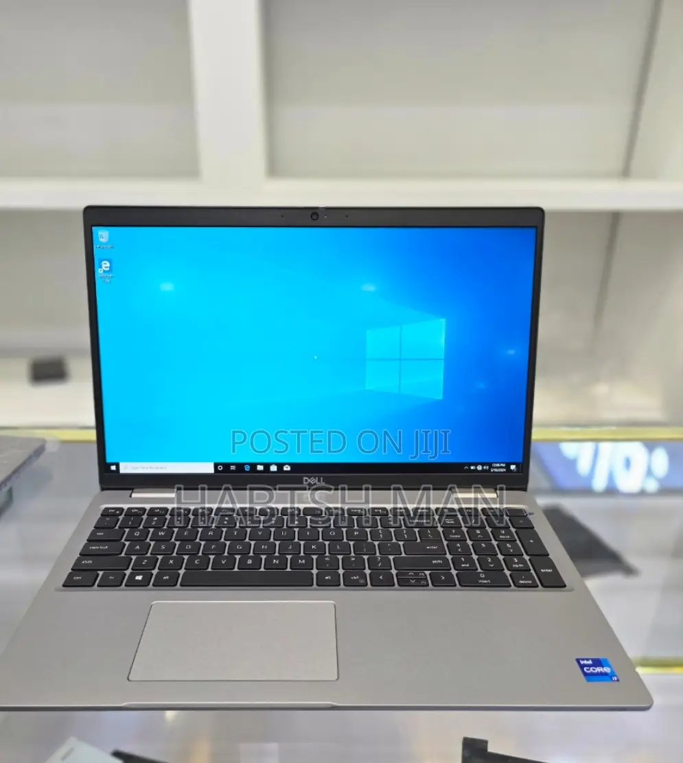 New Laptop Dell Precision 15 3520 16GB Intel Core i7 SSD 512GB