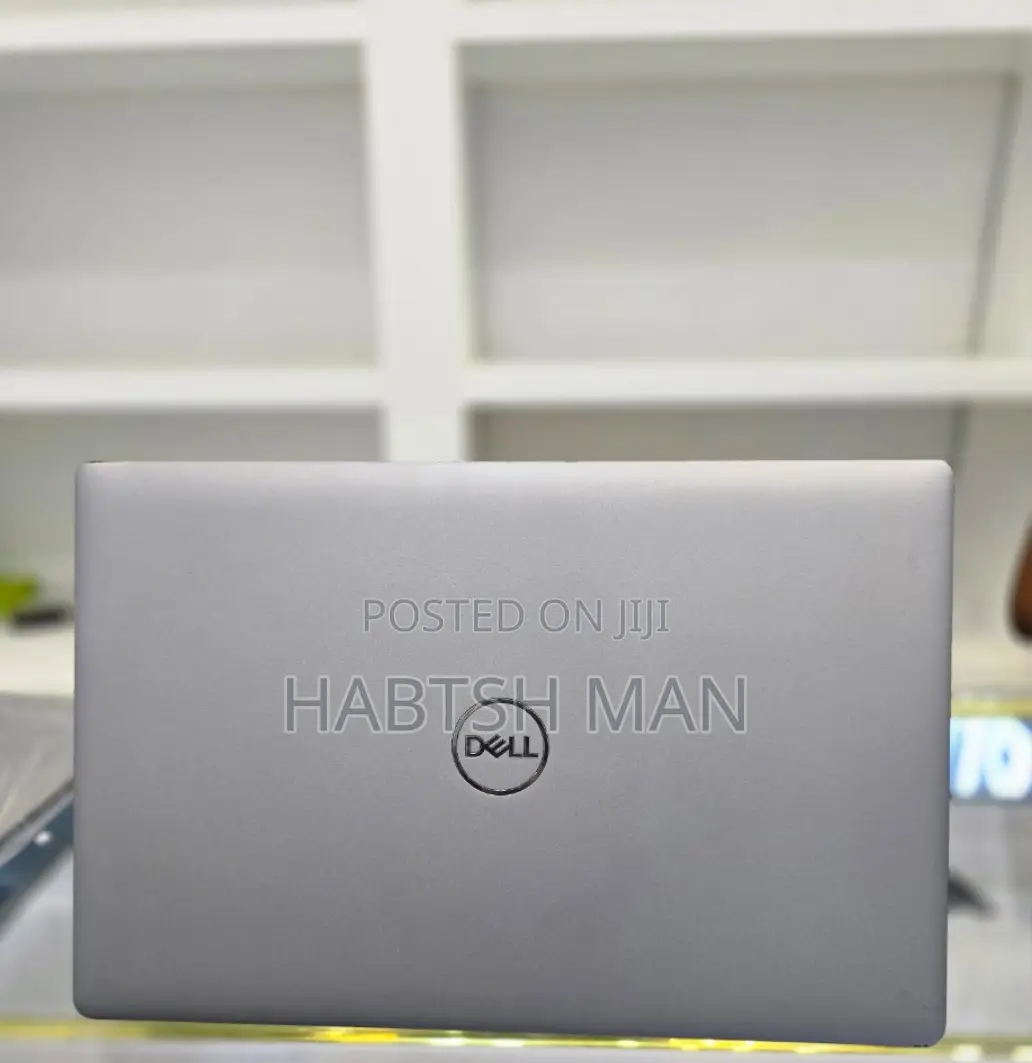 New Laptop Dell Precision 15 3520 16GB Intel Core i7 SSD 512GB