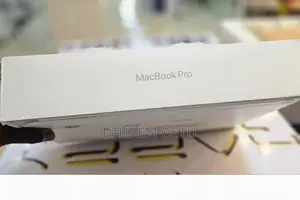 New Laptop Apple MacBook Pro 2022 M2 16GB Apple M2 SSD 512GB