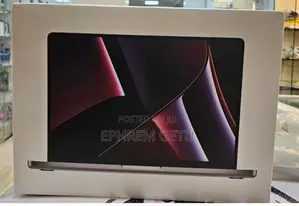 Photo - New Laptop Apple MacBook Pro 2022 M2 16GB Apple M2 SSD 512GB