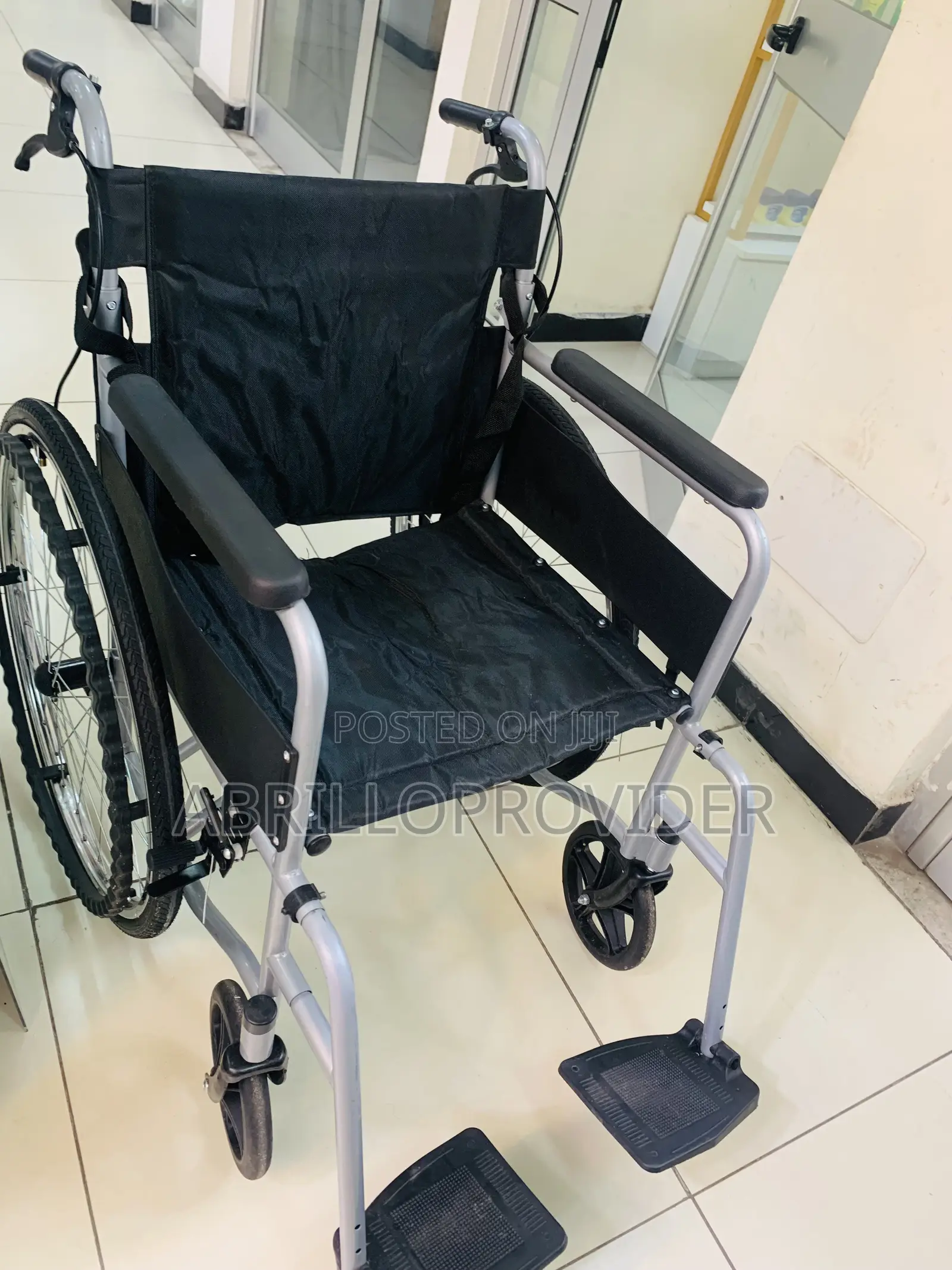 Wheelchair~>Wheelchair?Wheelchair-/Wheelchair?~Wheelchair/:;