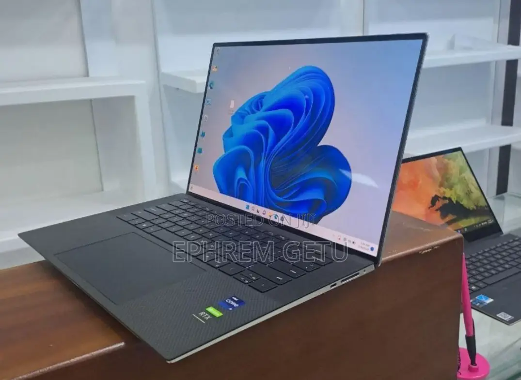 New Laptop Dell XPS 15 32GB Intel Core I9 SSD 2T