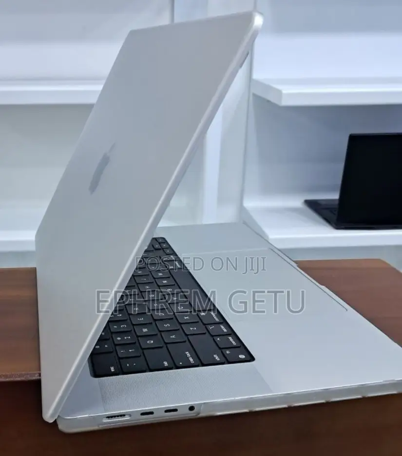 New Laptop Apple MacBook Pro 2023 M2 16-Inch 16GB Apple M2 SSD 1T