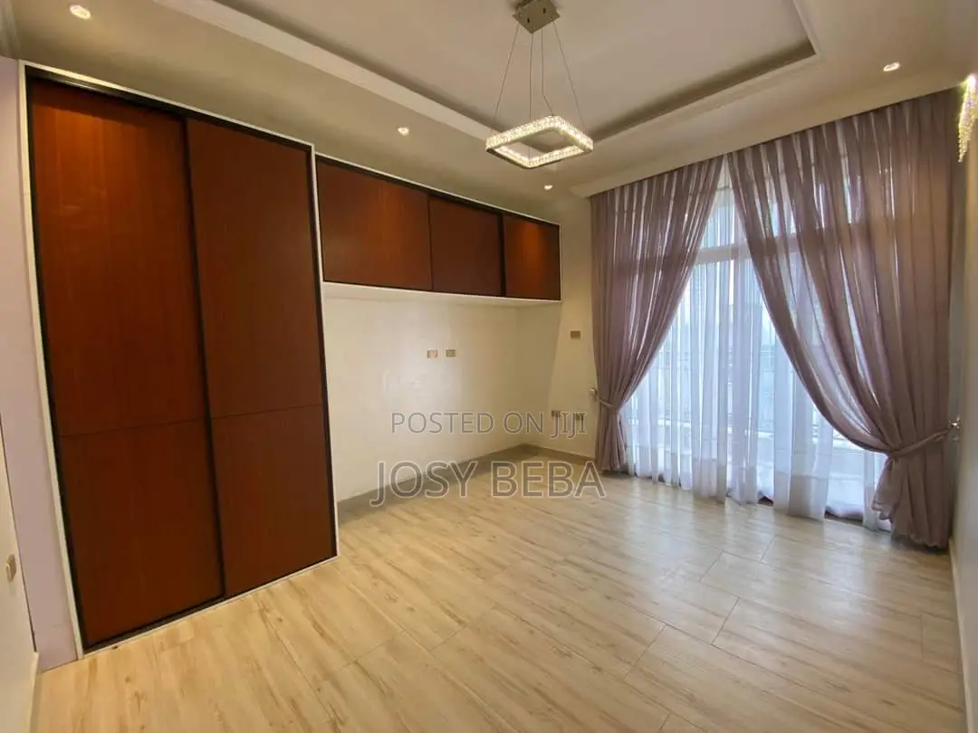 7bdrm Apartment in Bole for rent