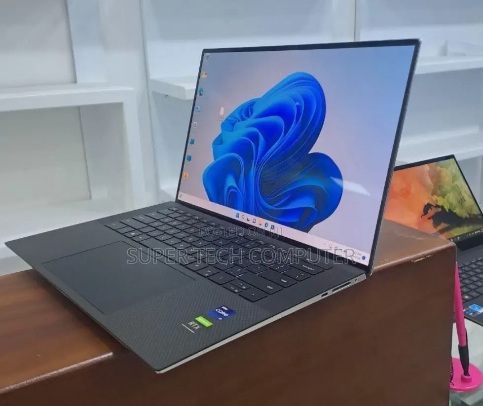 New Laptop Dell XPS 15 32GB Intel Core I9 SSD 2T