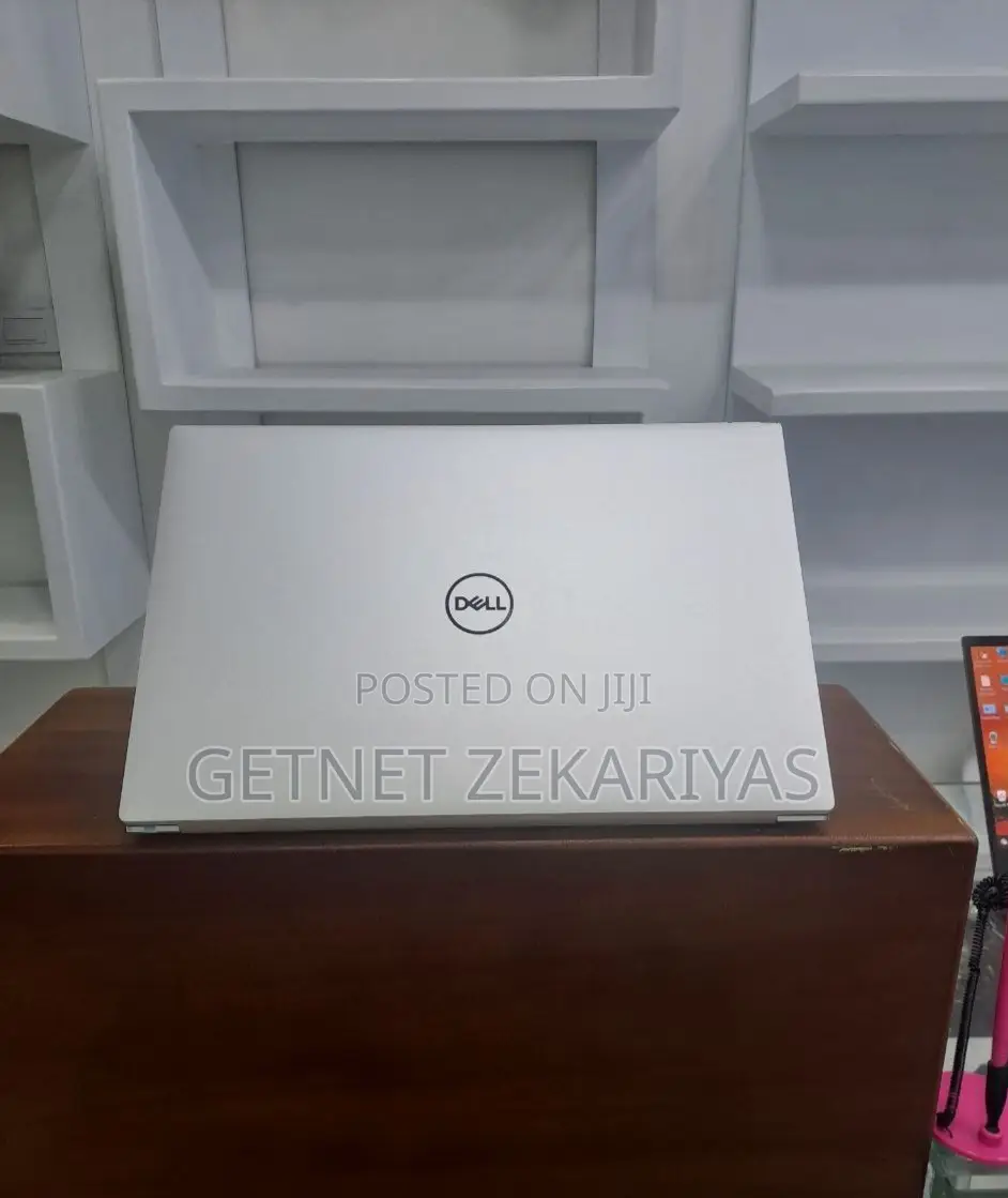 New Laptop Dell XPS 15 32GB Intel Core I9 SSD 2T