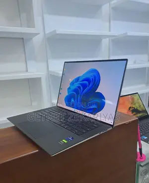 New Laptop Dell XPS 15 32GB Intel Core I9 SSD 2T