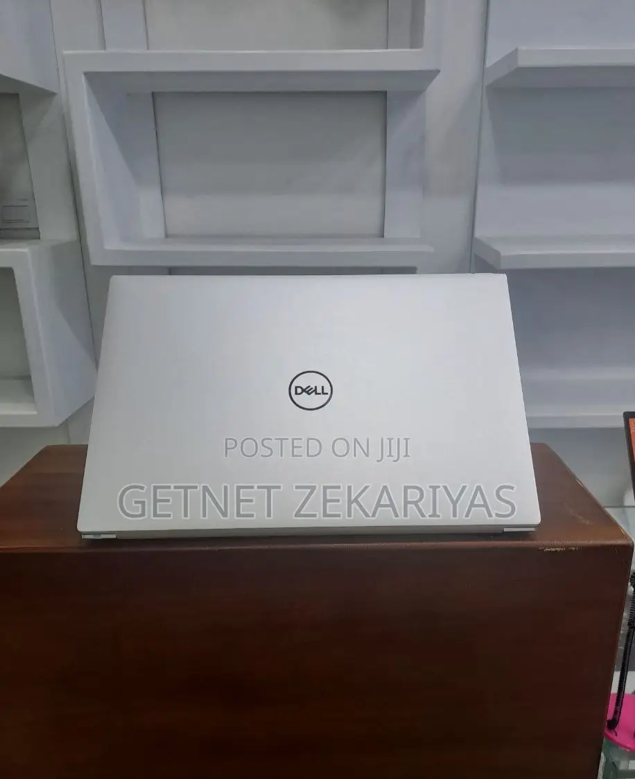 New Laptop Dell XPS 15 32GB Intel Core I9 SSD 2T