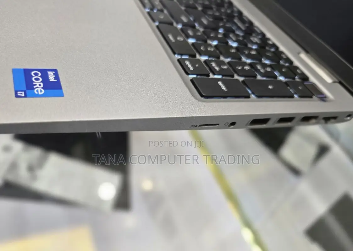 New Laptop Dell Precision 3561 16GB Intel Core I7 SSD 512GB