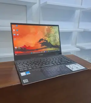 New Laptop Asus ZenBook 13 UX331UN 16GB Intel Core I7 SSD 512GB