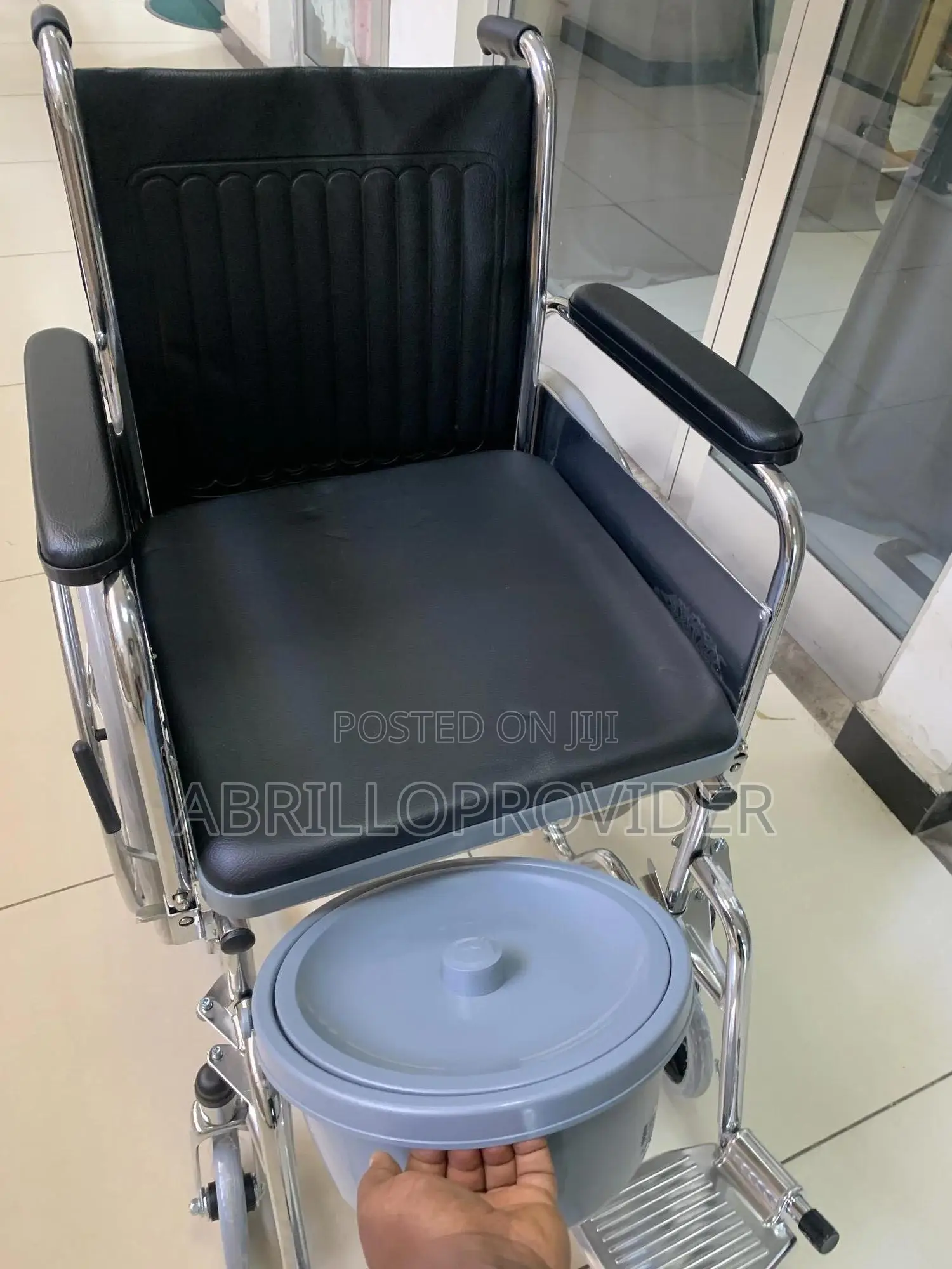 Wheelchair//Wheelchair||Wheelchair]]Wheelchair[[Wheelchair{{