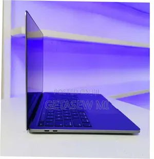 New Laptop Apple MacBook Pro 2019 16GB Intel Core I7 SSD 256GB