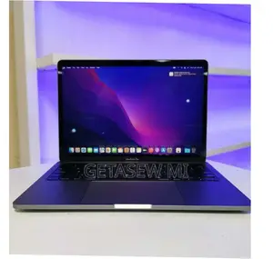 New Laptop Apple MacBook Pro 2019 16GB Intel Core I7 SSD 256GB