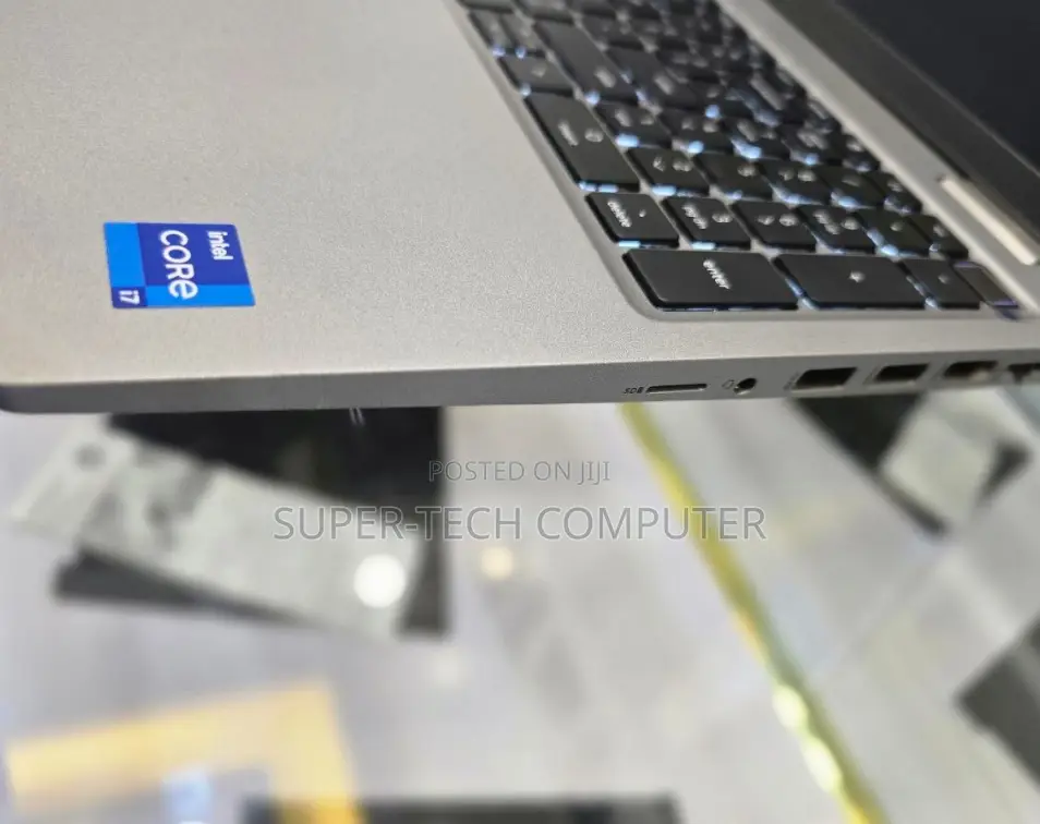 New Laptop Dell Precision 3561 16GB Intel Core I7 SSD 512GB