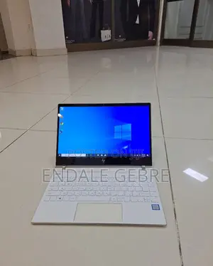 Photo - New Laptop HP Spectre 8GB Intel Core I5 SSD 512GB